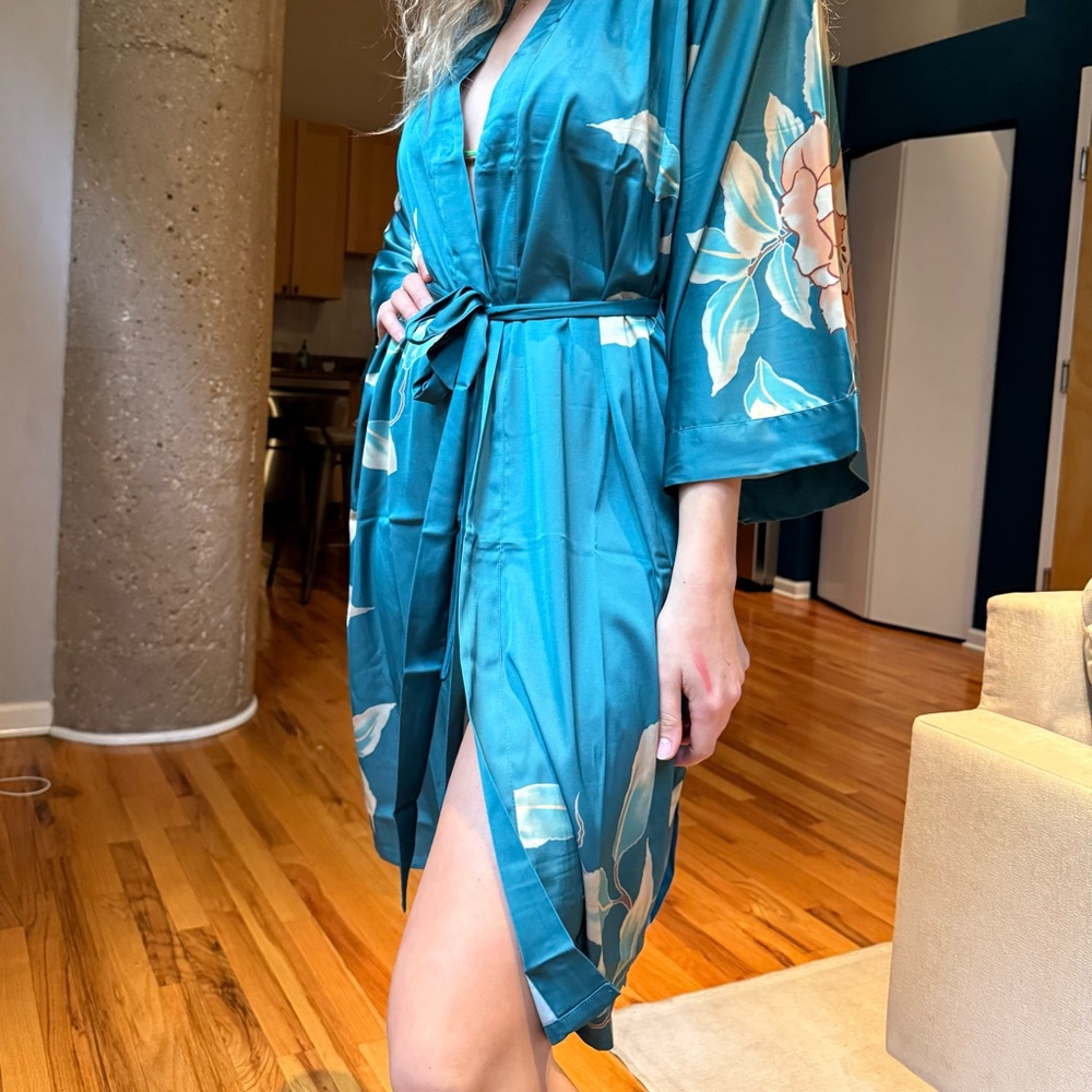 Green Floral Kimono Robe with Sash - Picture 5 of 12